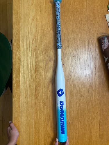 Used Demarini (-11) 21 oz 32" CAT Bat