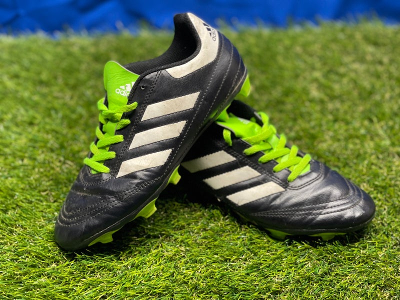Normalización Hábil Derivar Used Adidas Junior 01 Soccer Cleats size 4Y | SidelineSwap