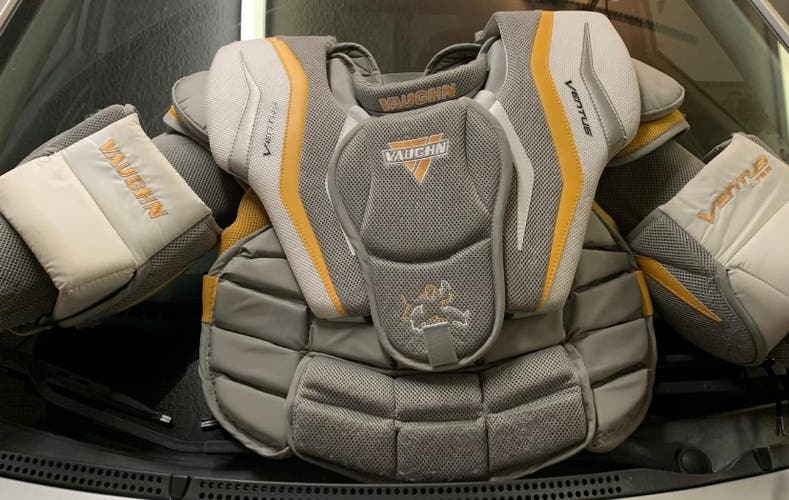 Used Small Vaughn Ventus LT88 Goalie Chest Protector