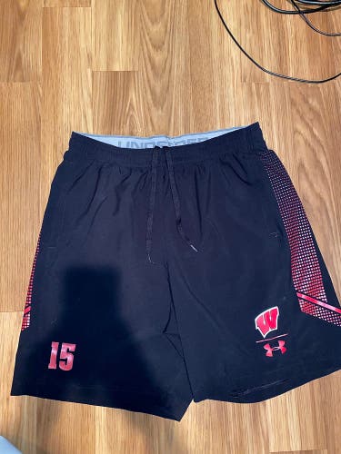 Wisconsin Badgers Under Armour Team Issued Training Shorts Size Large