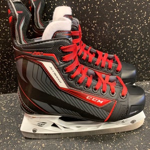 New CCM Regular Width Size 4.5 JetSpeed 280 Hockey Skates