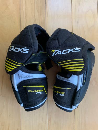 Used Medium CCM Tacks Elbow Pads