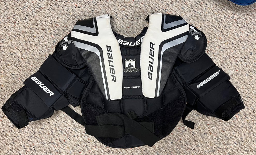 Used XL Bauer Prodigy Goalie Chest Protector
