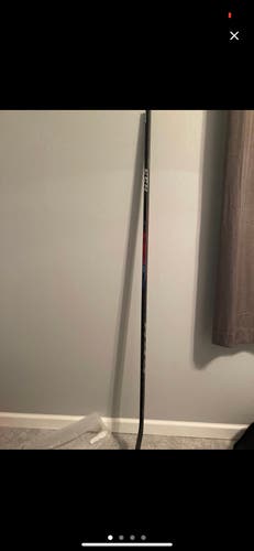 Senior Right Handed P28 Pro Stock Jetspeed Team Hockey Stick