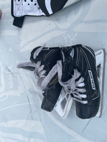 Youth Used Bauer Supreme 170 Hockey Skates Regular Width Size 1.5