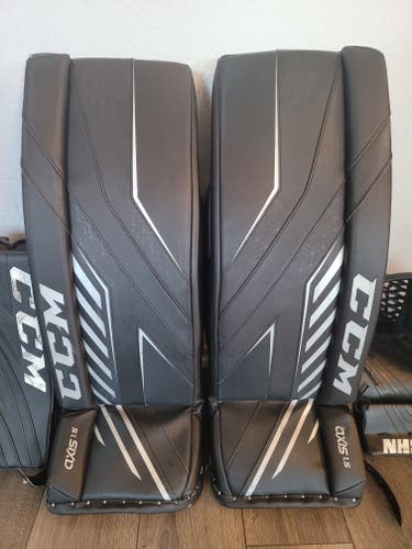 Used 28" CCM Axis 1.5 Goalie Leg Pads