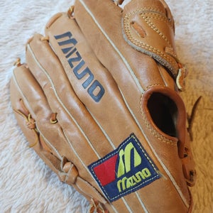 Mizuno Right Hand Throw Professional Model Max Flex Baseball/Softball Glove 13.5" game ready