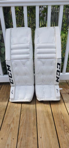 Used 30" CCM Extreme Flex E3.5 Goalie Leg Pads