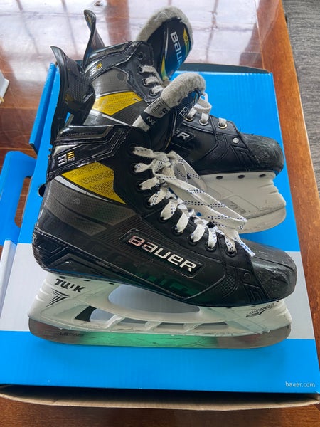 Senior Used Bauer Supreme 3S Pro Hockey Skates Regular Width Size 8.5