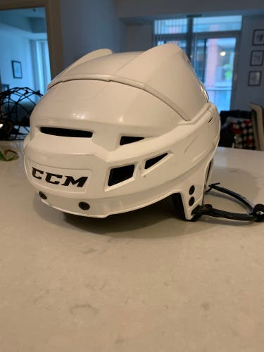 Used Medium CCM Vector V10 Helmet