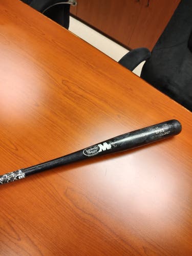 Louisville Slugger Genuine Maple M9 33.5"/30.5oz Uncupped Bat