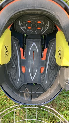 Used Medium Bauer Re-Akt 75 Helmet