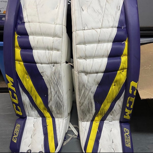Senior 36 +1 Extreme Flex III Goalie Pro Stock Leg Pads
