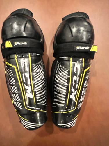 Used CCM Tacks 9040 Shin Pads