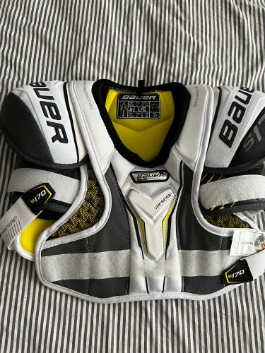 Junior Large Bauer  Supreme S170 Shoulder Pads