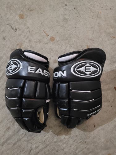 Used Easton Synergy 500 Gloves 13"