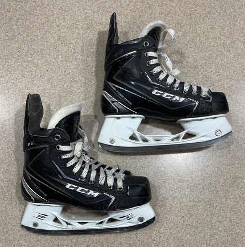Used 1 Season ($699) Black Steel Blades CCM RIBCOR 70K Size 4.0 Junior Intermediate Hockey Skates