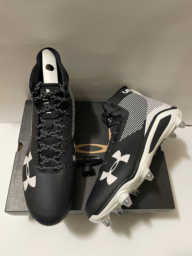 Men’s Size 13.5 Under Armour Hammer D White/Black Football Cleats