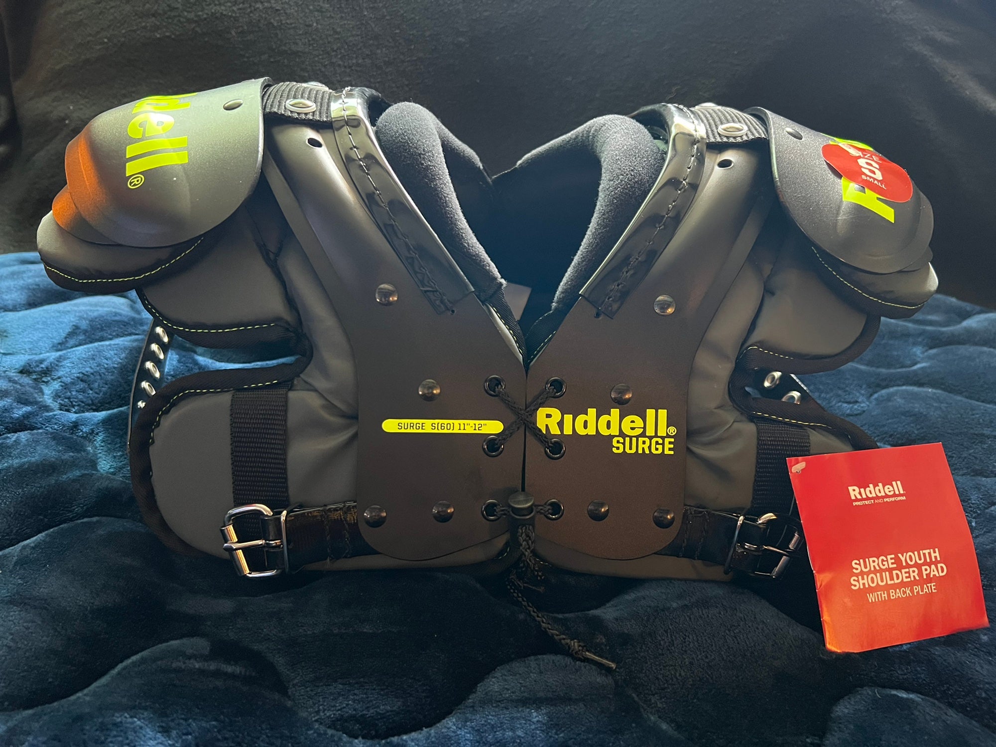 riddell surge youth shoulder pads