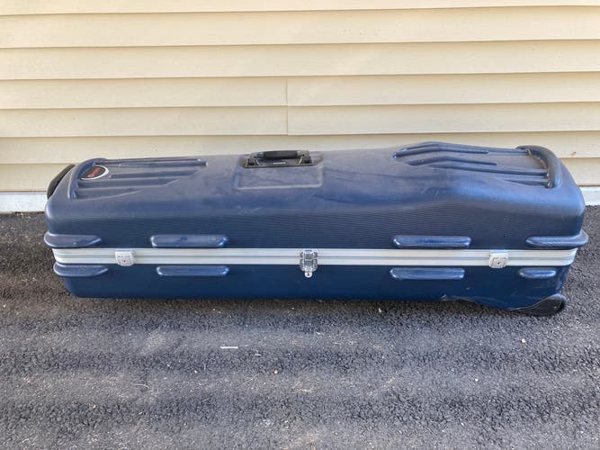 Daytrek golf travel hard case wheeled