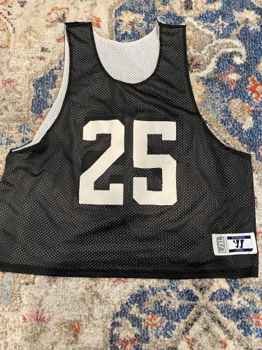 Black & White Pinnie