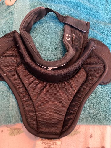 CCM s/m goalie neck gaurd