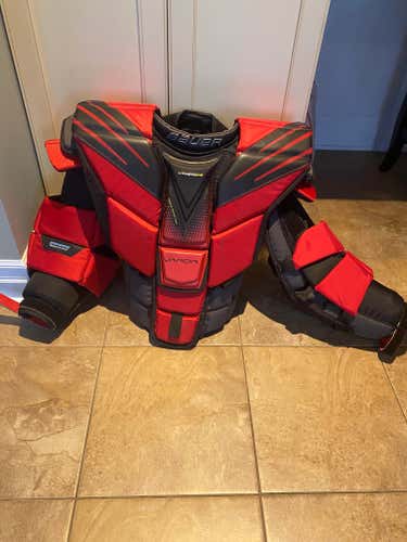 New Medium Bauer Hyperlite Goalie Chest Protector