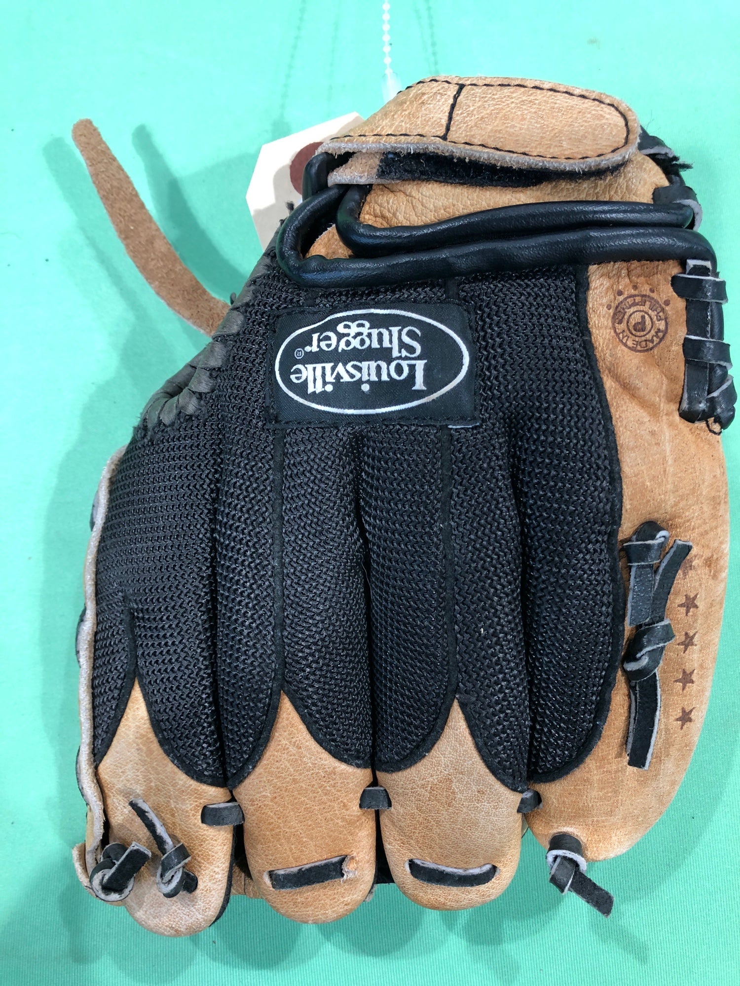 louisville slugger glove genesis 1884