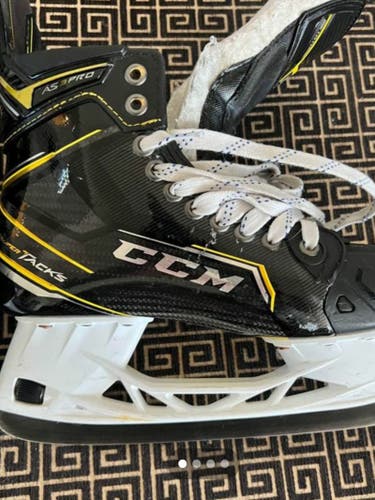 CCM Super Tacks AS3 Pro Hockey Skates: Size 6.5 EE