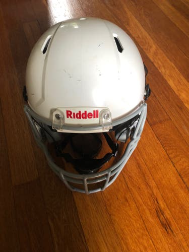 Youth Used Medium Riddell Victor Helmet