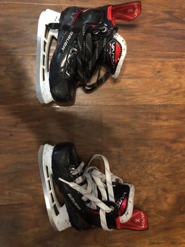 Youth Used Bauer Vapor 3X Pro Hockey Skates Regular Width Size 13.5