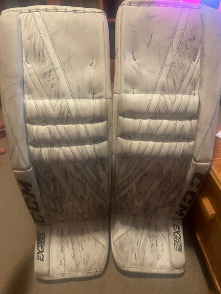 35" CCM Eflex4 Goalie Leg Pads