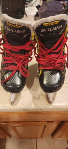Junior Used Bauer Supreme 3s Hockey Goalie Skates Regular Width Size 3
