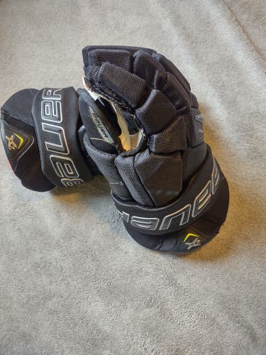 Used Bauer Vapor 2X Gloves 15" Pro Stock