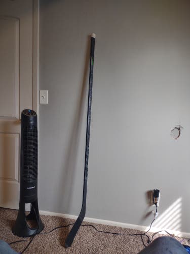 67" - 71"Senior/intermediate CCM Right Handed RibCor Trigger 6 Pro