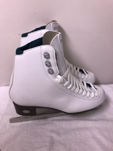 Riedell Emerald Size 8 Lightly Used Figure Skates