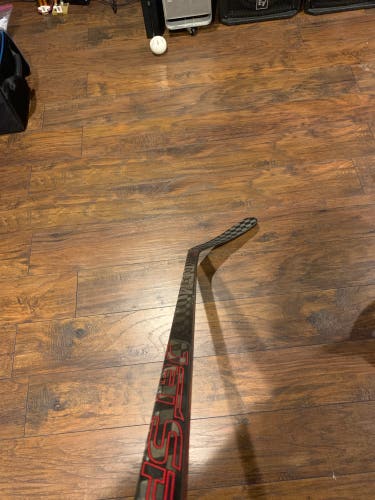 Intermediate Right Handed P29  JetSpeed FT3 Pro Hockey Stick