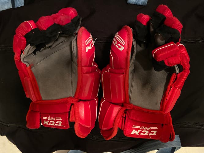 CAROLINA HURRICANES NHL PRO STOCK GLOVES 14"