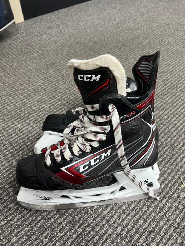 Used CCM Regular Width Size 7 JetSpeed FT470 Hockey Skates
