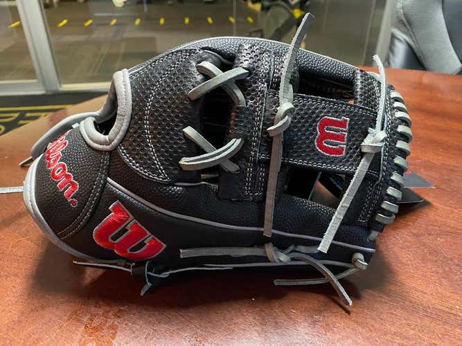 New Wilson A2000 SCH12 12" Infield Glove Spin Control WBW10022112 RHT Black Red spincontrol