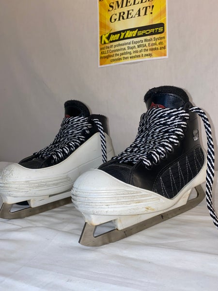 Used CCM 452 Tacks Size 4 D Ice Hockey Goalie Skates