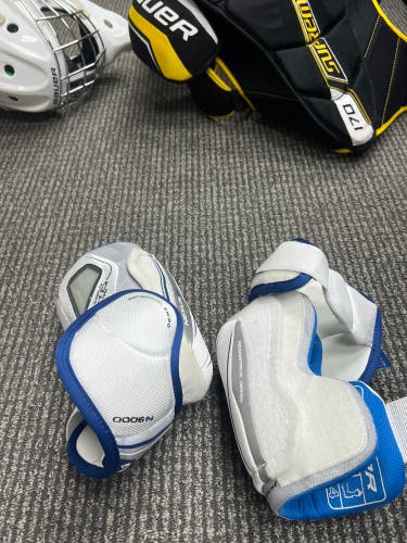 Used Small Bauer Nexus 1N Elbow Pads