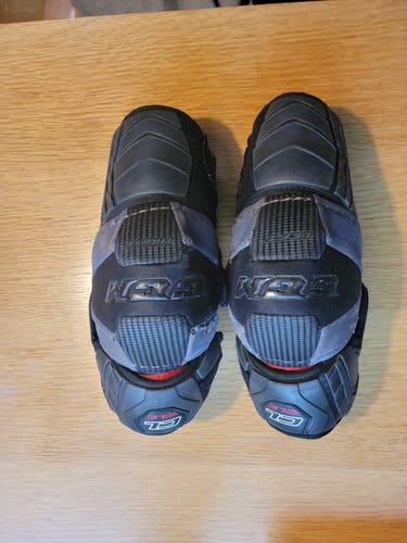 Used Medium CCM U+ CL Elbow Pads rare senior medium