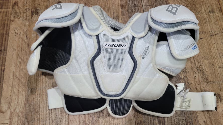 Senior Bauer Nexus 1000 Shoulder Pads used small
