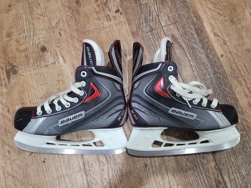 Bauer Vapor x30 Hockey Skates Regular Width Size 5 like new condition