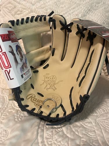 New Rawlings Right Hand Throw Infield Heart of the Hide Baseball Glove 11.5"