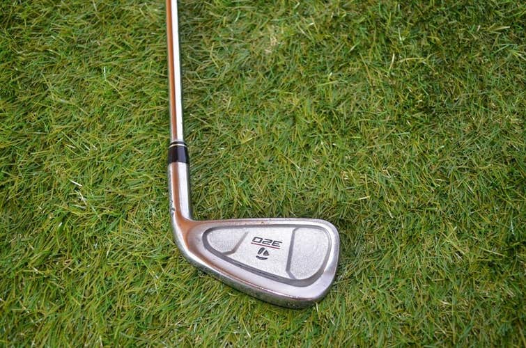 TaylorMade	D2E S90	3 Iron	Right Handed	39"	Steel	Stiff	New Grip