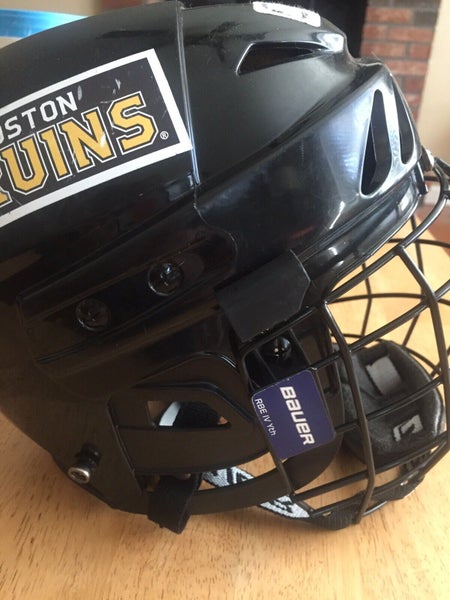Bauer black Youth Hockey Helmet Size 6 - 6 1/2 with cage RBE IV Boston Bruins