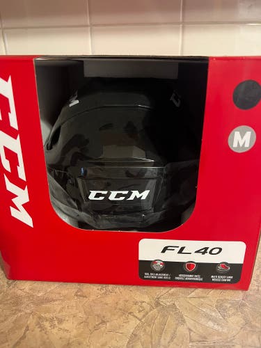New Medium CCM  FL40 Helmet