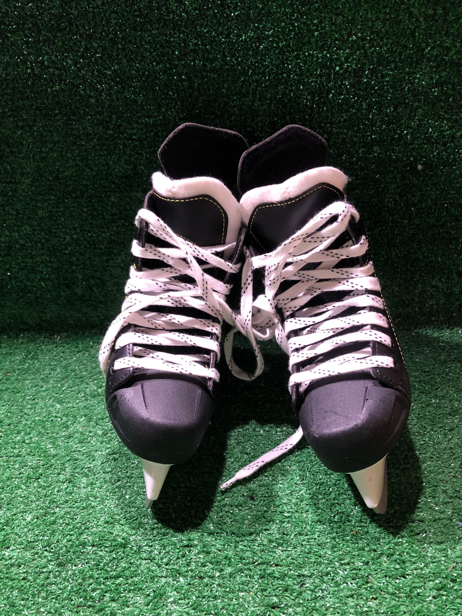 Ccm Tacks 9040 Hockey Skates 1.0 Skate Size